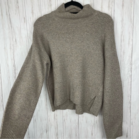 Abercrombie and Fitch taupe soft sweater XS - Picture 1 of 7